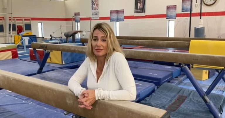 Nadia Comăneci a revenit în sala de gimnastică