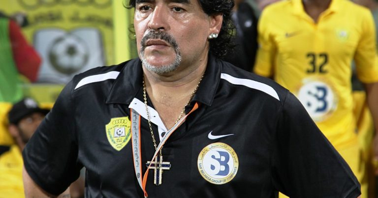 Maradona renunță la salariu pentru a-și ajuta jucătorii în perioada pandemiei de coronavirus